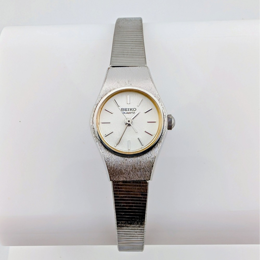 Vintage Seiko Quartz 5421-0030 Women's Watch Silver Tone Petite 17mm 5.75"